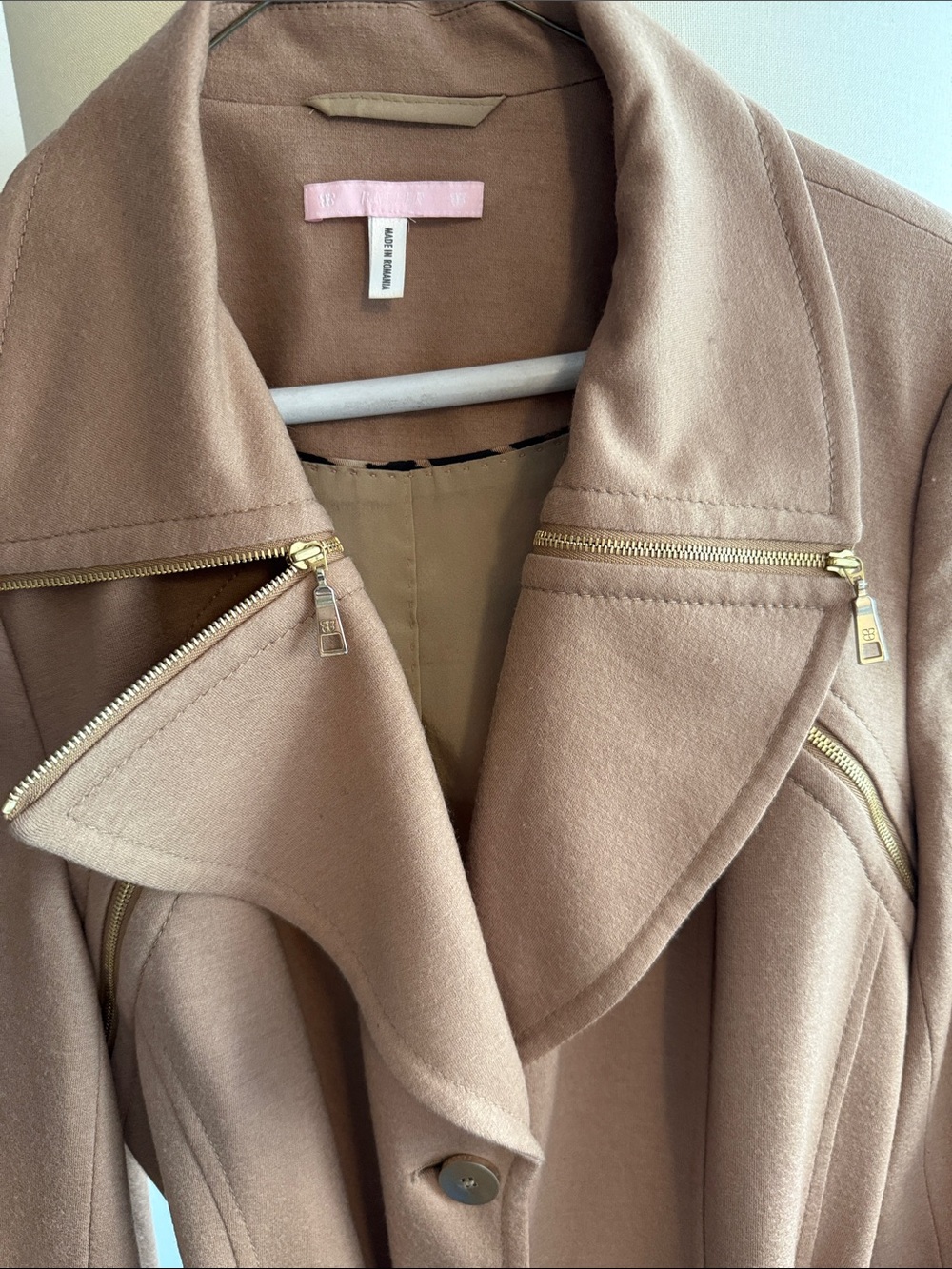 Basler Camel Women’s Jacket with Button Up Front & Self Belt. Size 12.